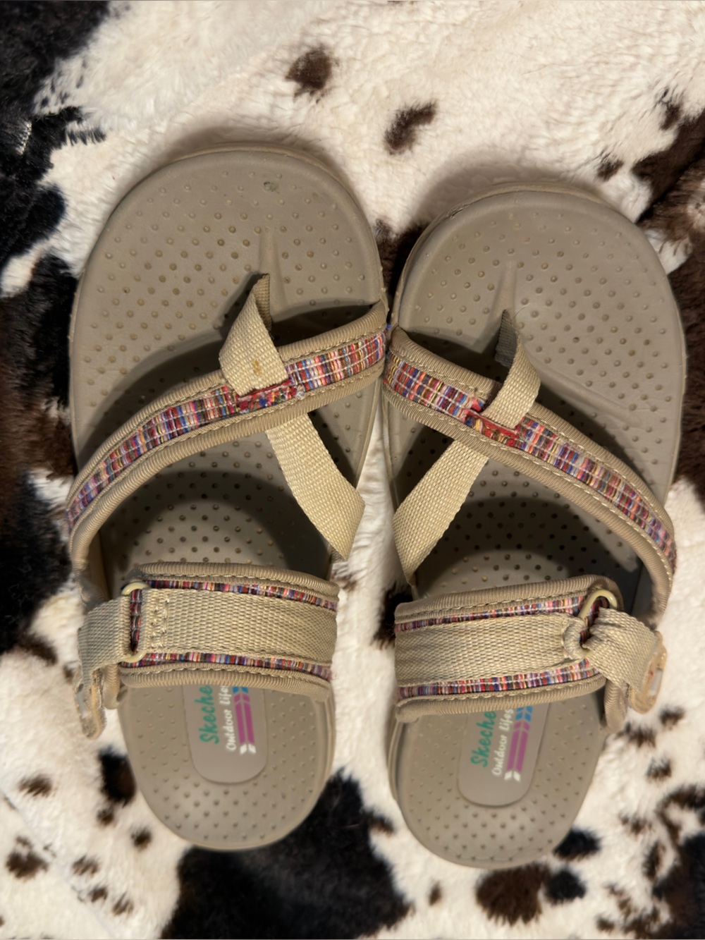 Skechers Beige Multicolor Strap Sandals
